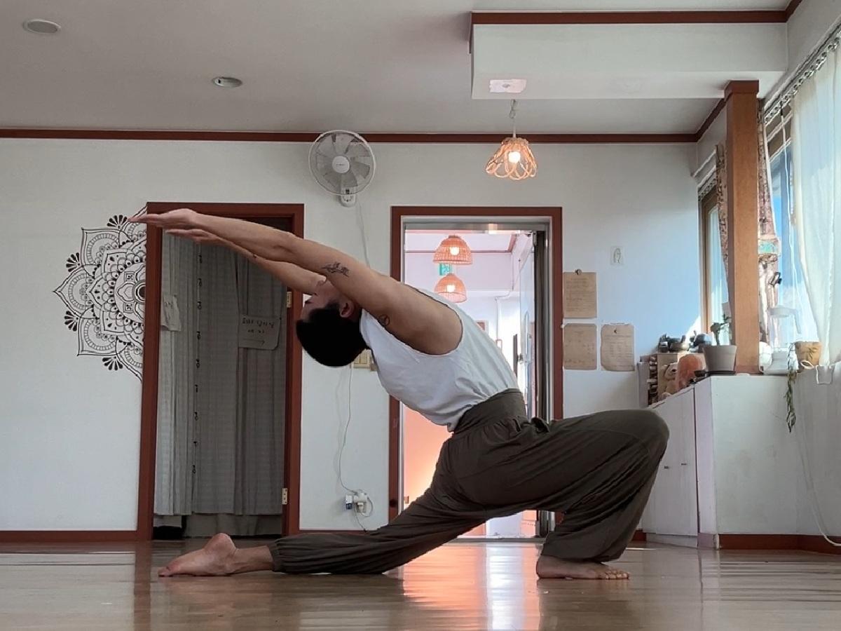 English Hatha Yoga Class