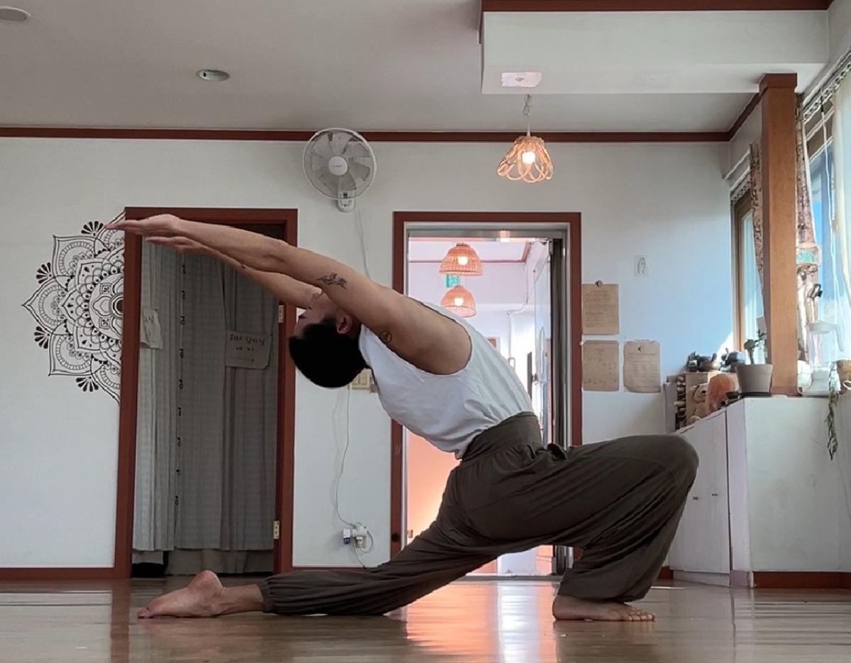 English Hatha Yoga Class