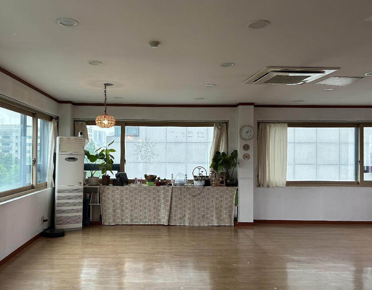 English Hatha Yoga Class
