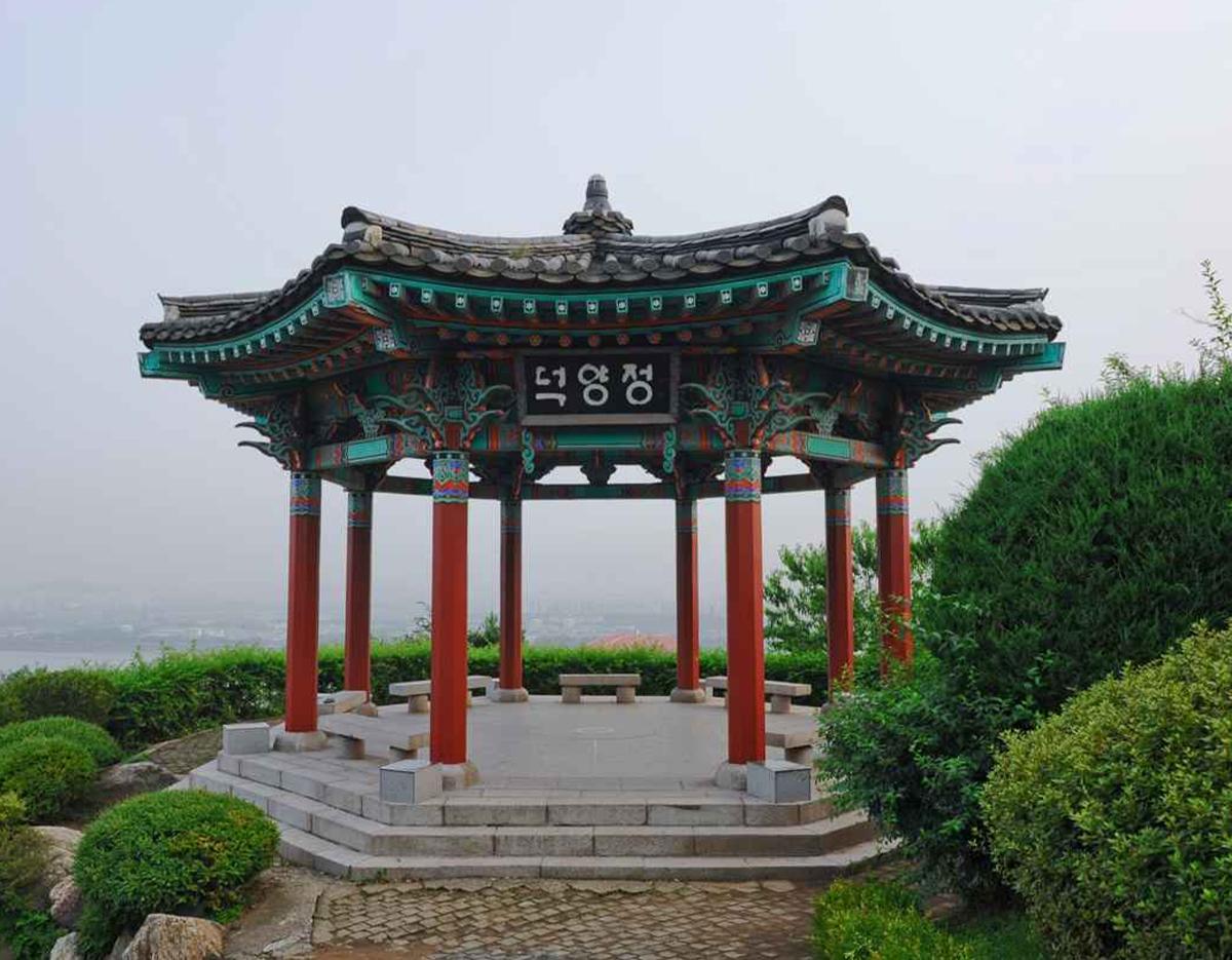 Aegibong DMZ & Suspension Bridge / Eunpyeong Hanok Village Day Tour