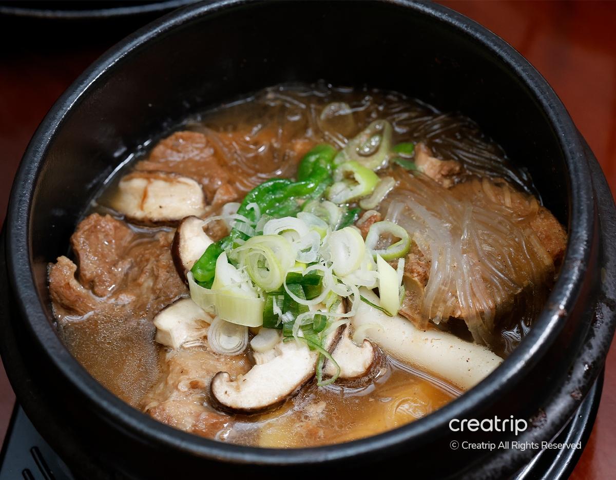 Traditional Korean dishes at Insa Dodam