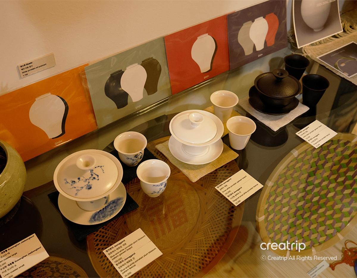 WAYUJAE дэлгүүрийн зураг