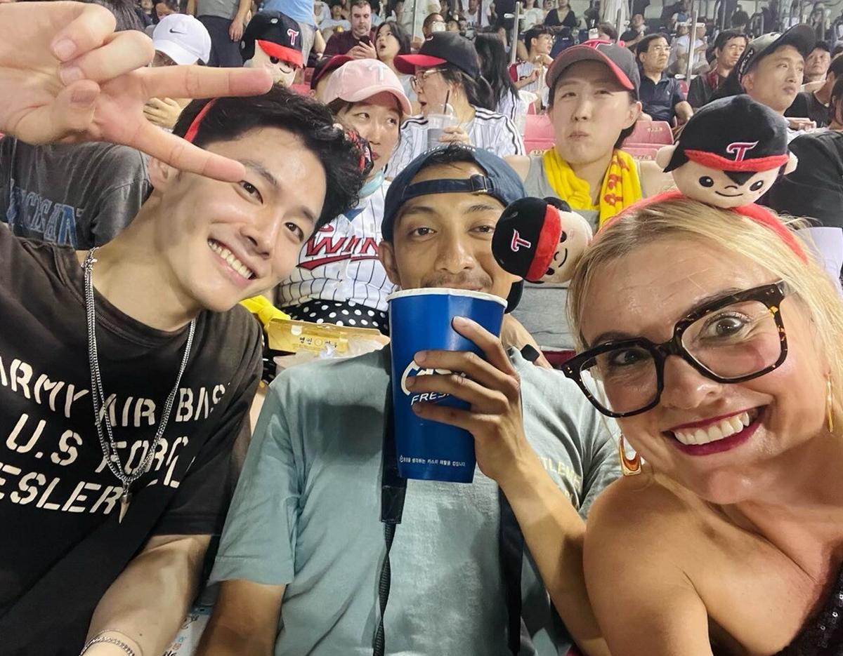 Watching Korean Baseball/Basketball Game + K-Food local experience