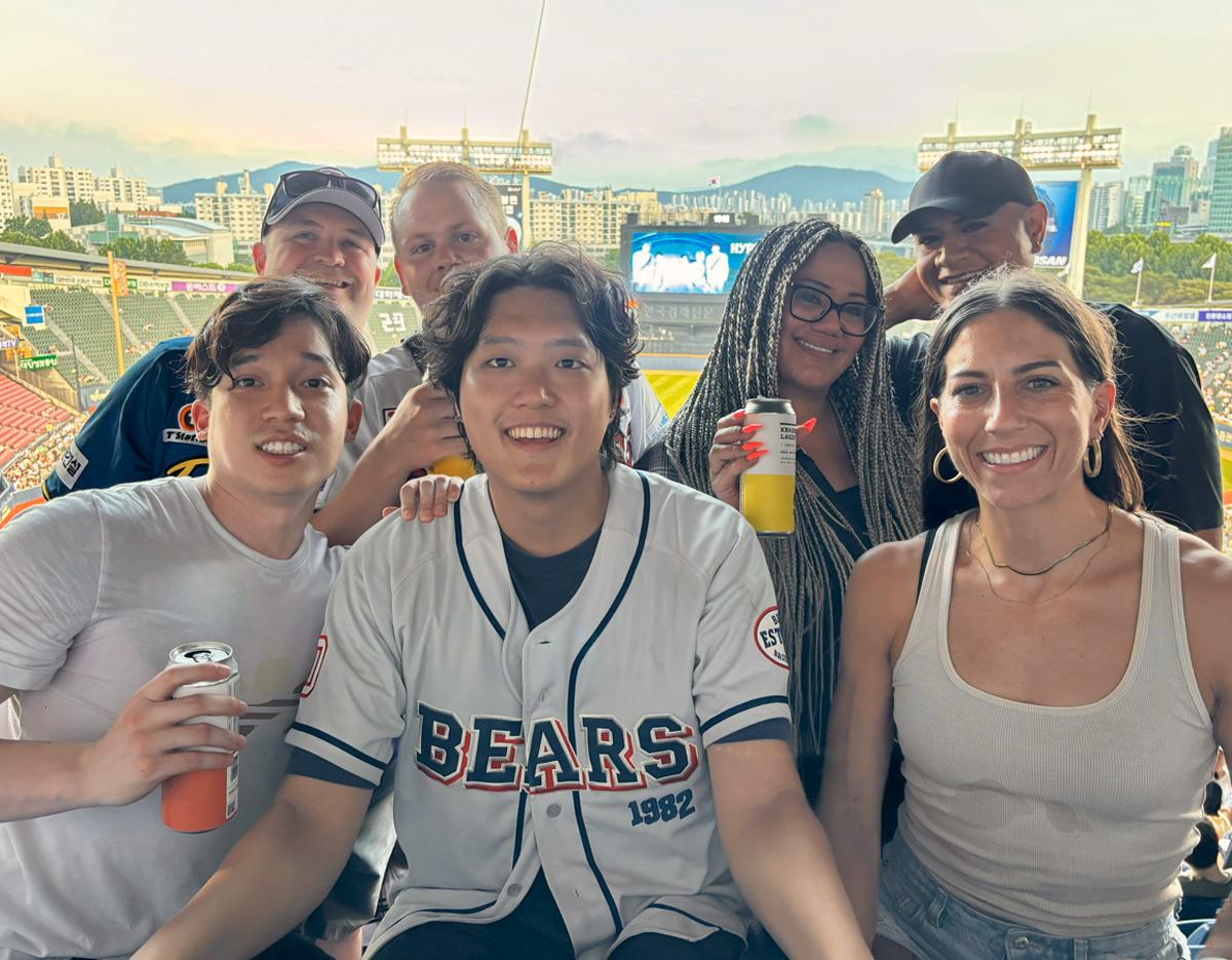 Watching Korean Baseball/Basketball Game + K-Food local experience