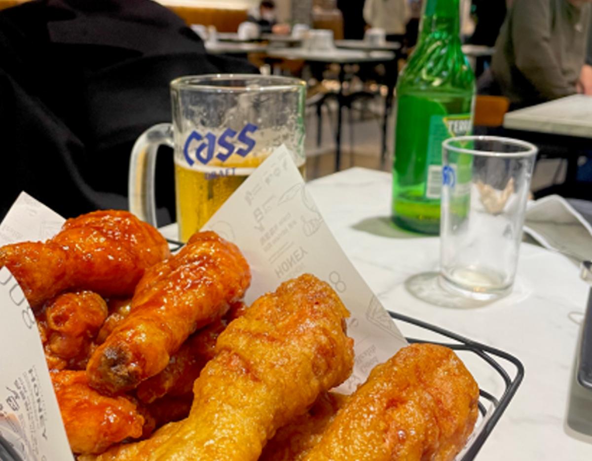 Watching Korean Baseball/Basketball Game + K-Food local experience