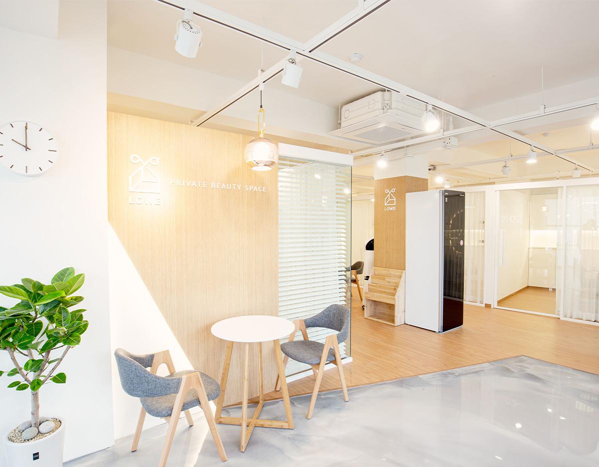 LOWE SINCHON