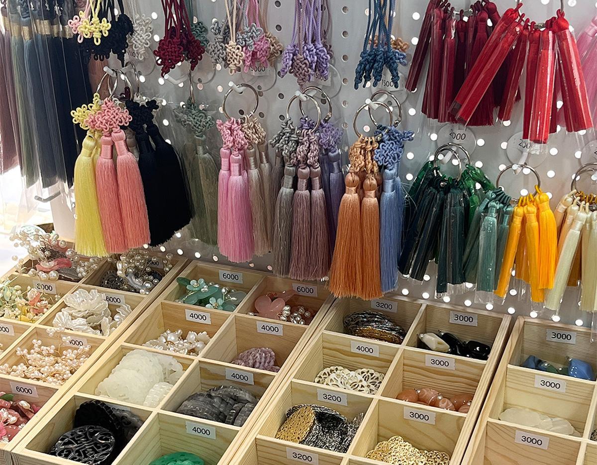 LEESLE + YES HANBOK