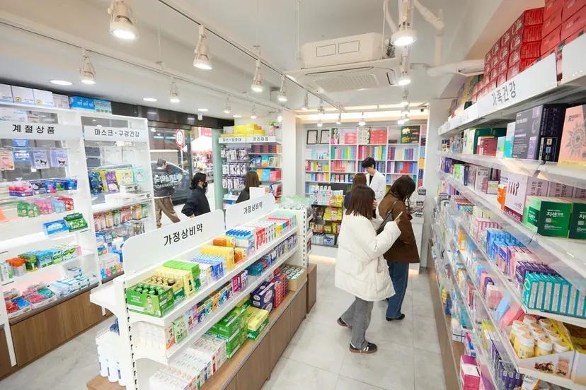 부산 서면 사나약국 내부