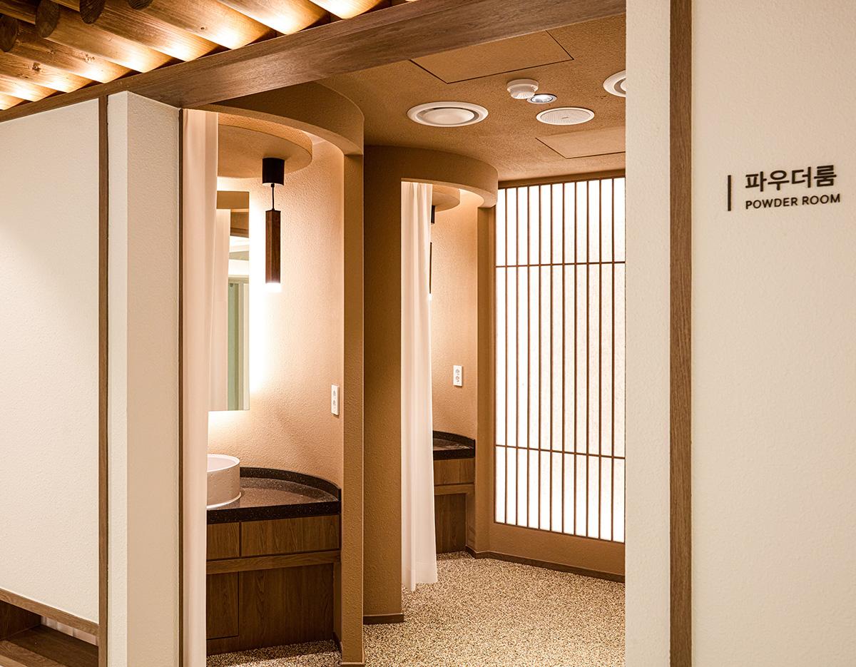 RE:BERRY Clinic Myeongdong interior and treatment facilities
