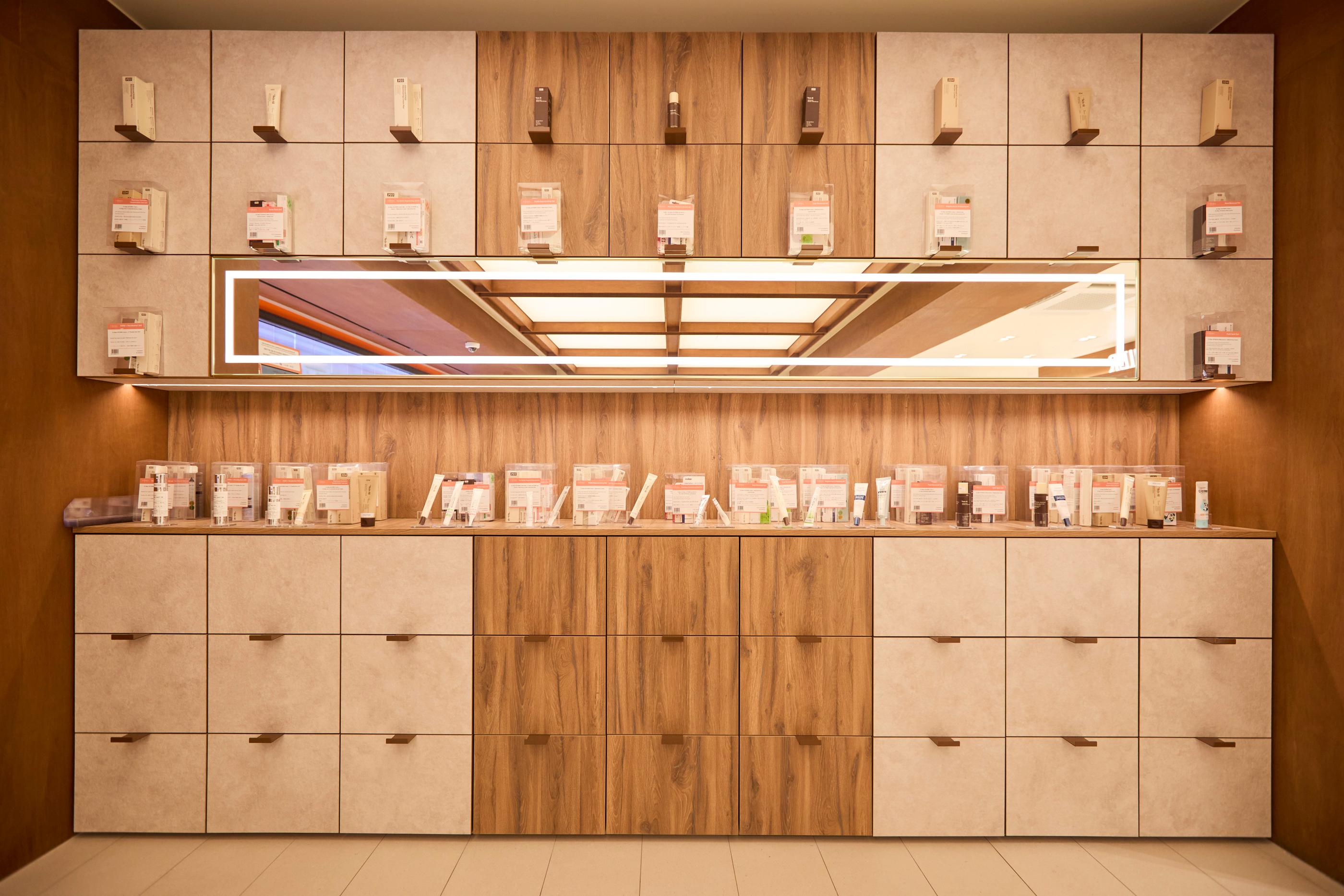 明洞 The Seoul薬局 4