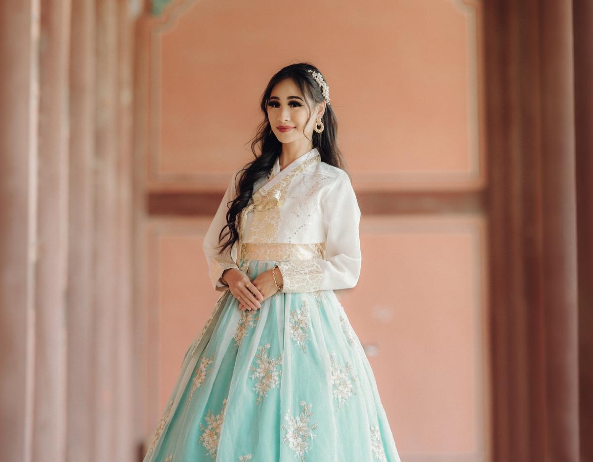 Jin Hanbok premium hanbok example photo 2