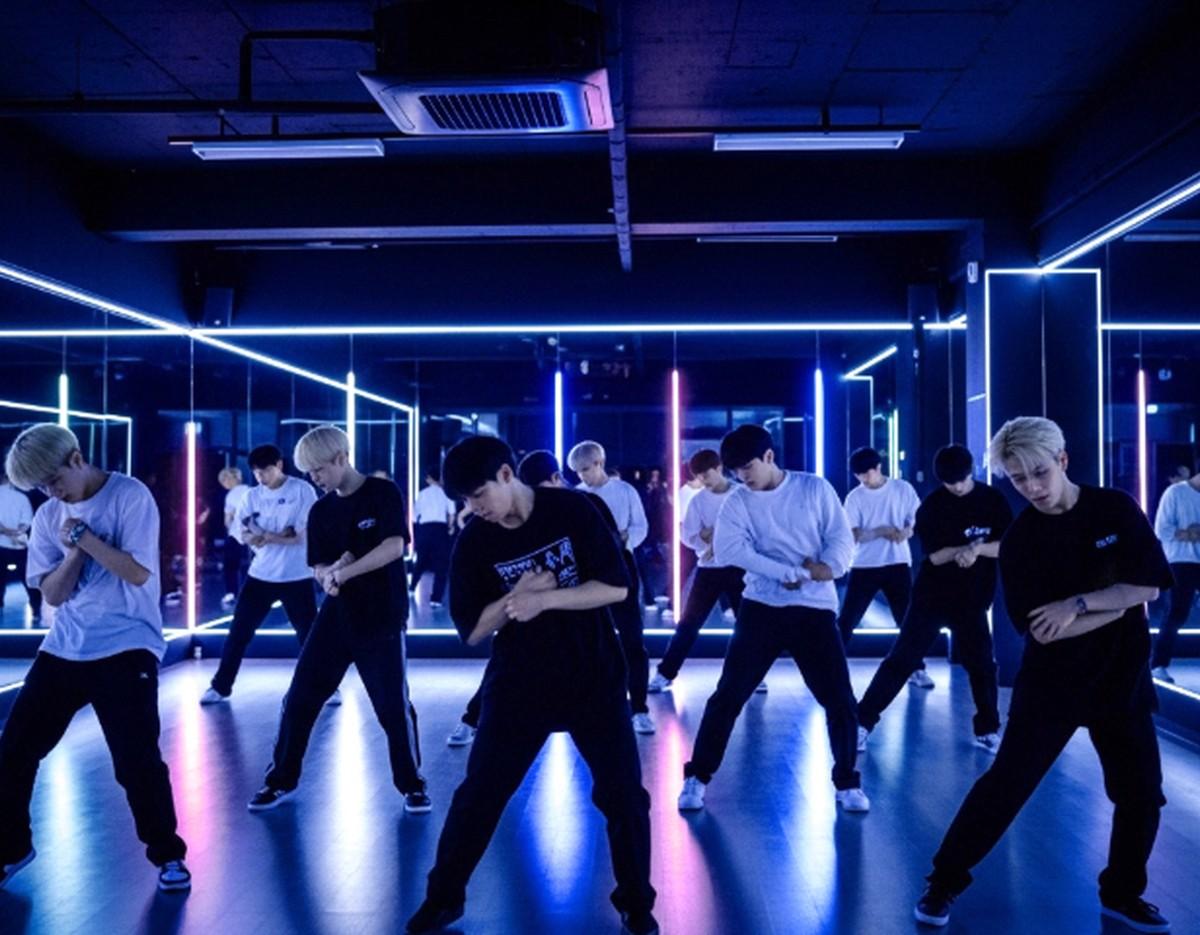 Group K-performance dance class in Incheon