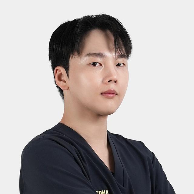 Director Jo Hyeong-gyu