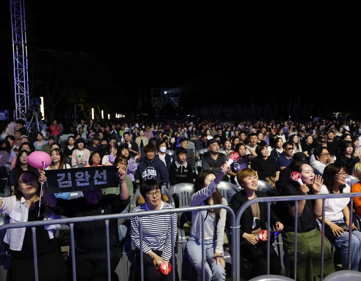 천안 K-컬처 박람회 무대 및 공연 이미지
