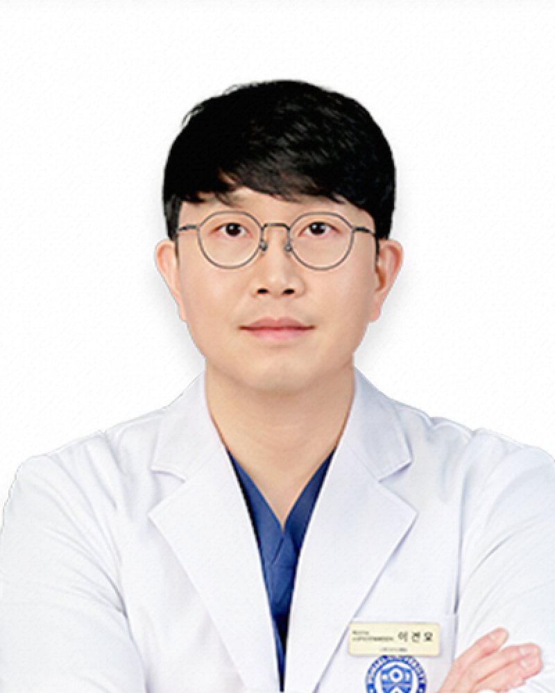 Director Lee Geon-mo