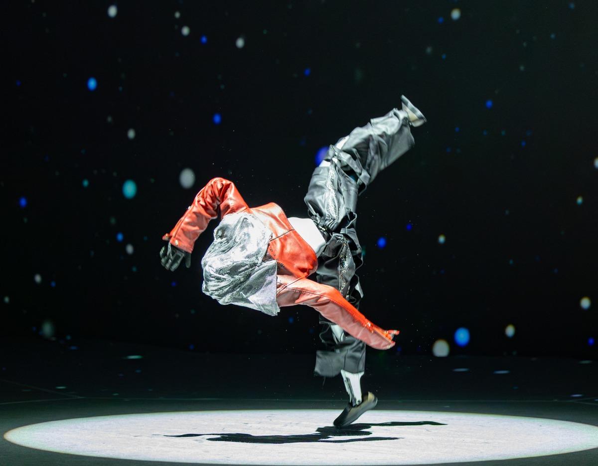K-pop Robot Dance