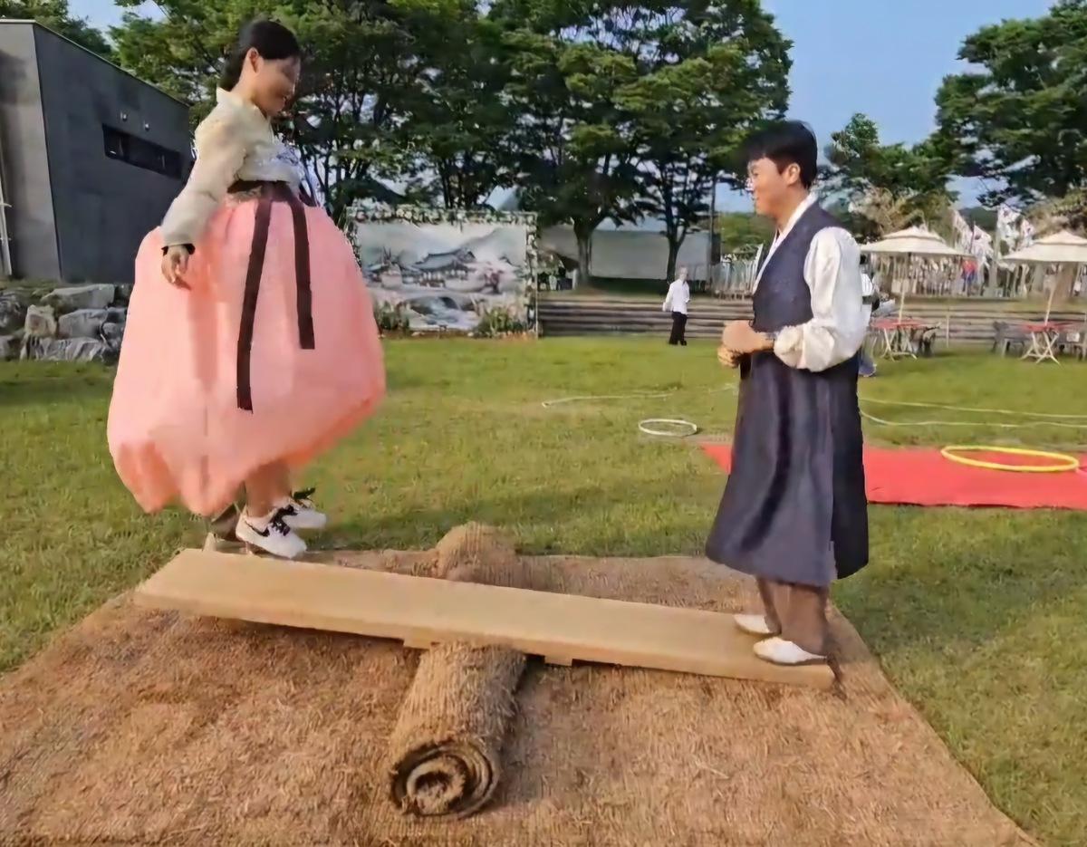 천안삼거리 흥미진진 커플게임 체험 모습