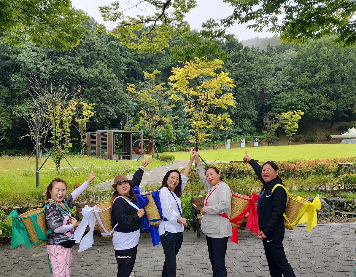 우리얼문화원 역사문화 탐방 모습