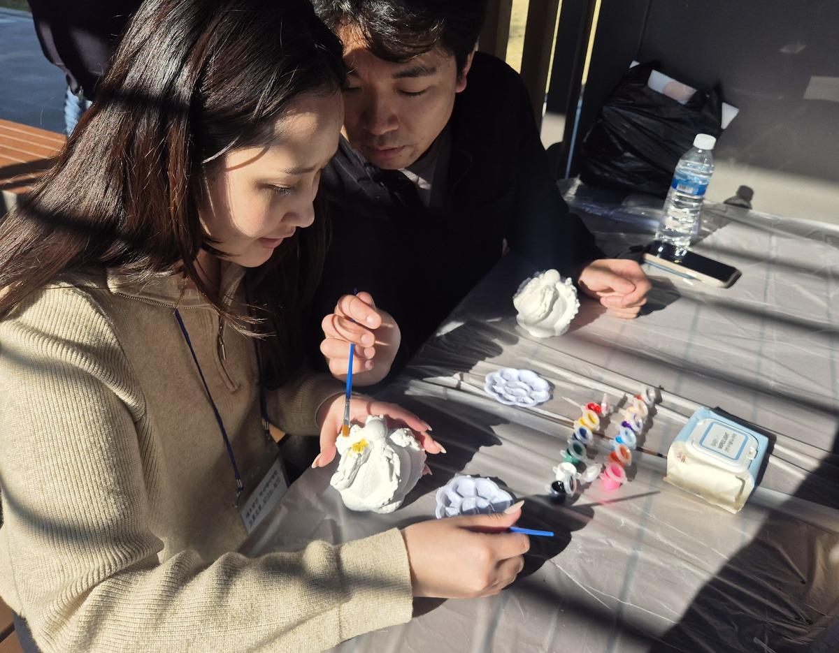 우리얼문화원 체험 진행 모습
