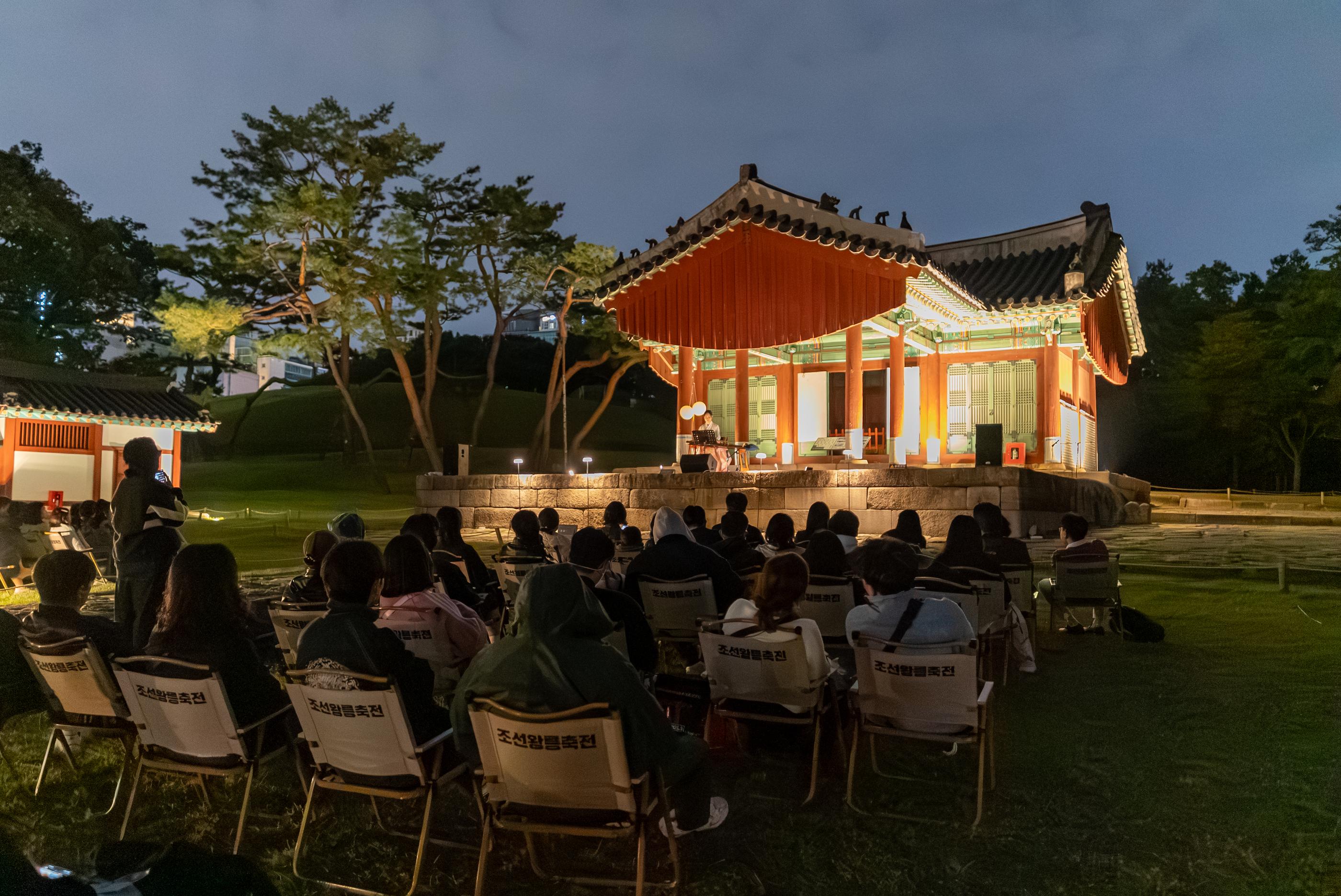 로열 스테이지 공연 이미지 2