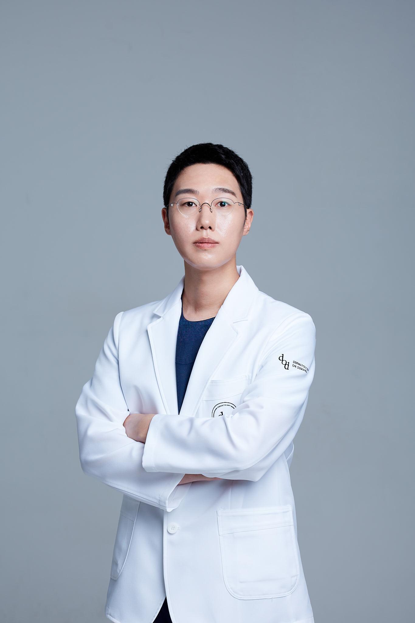 Director Ahn Jeongsik