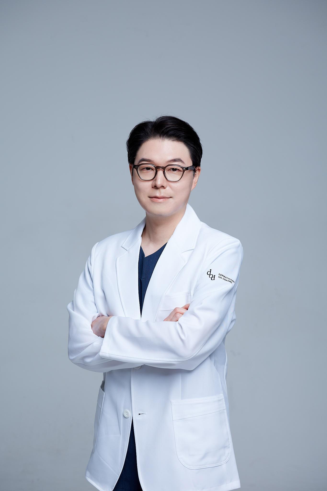 Director Lee Joonwon