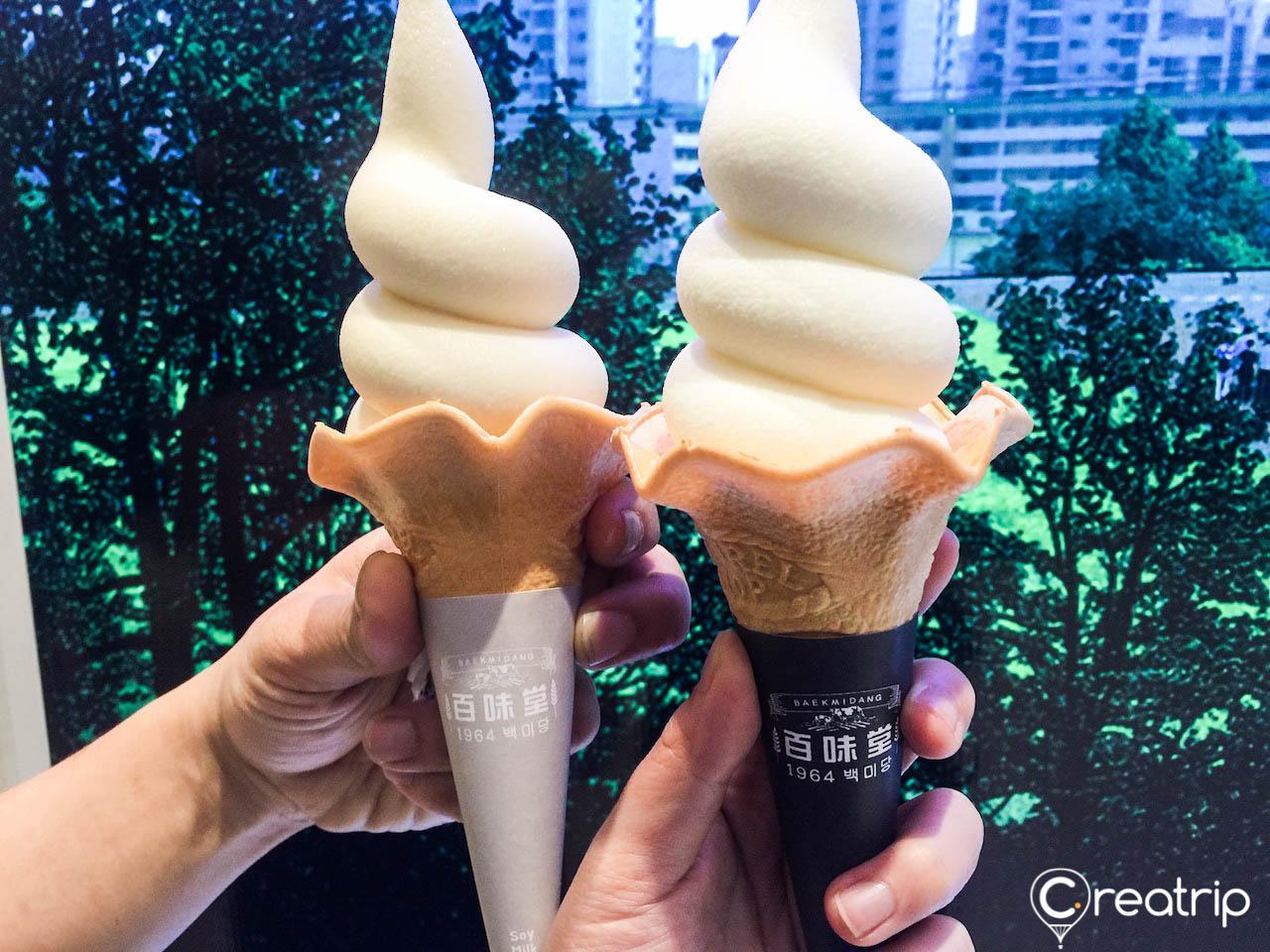 Delicious cone of milk ice cream served at Baekmidang in Times Square, Yeongdeungpo, Seoul.