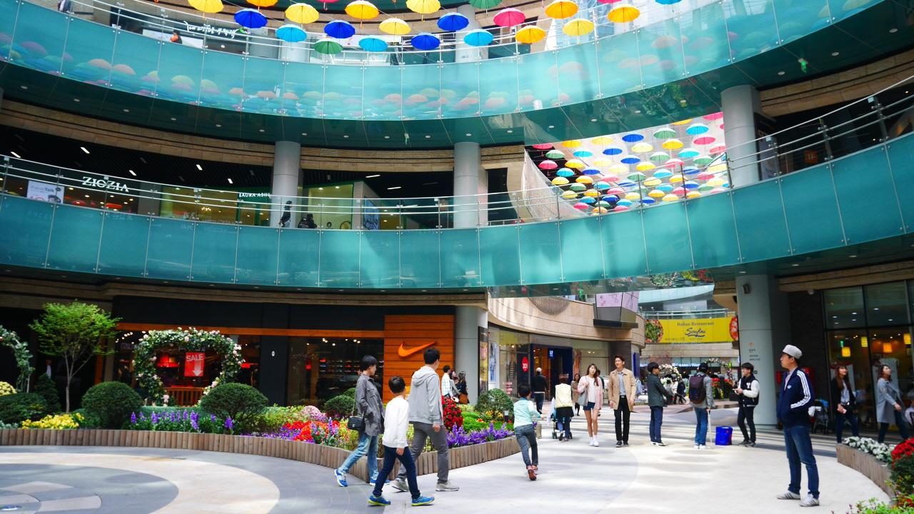 Mecenatpolis Mall image 1