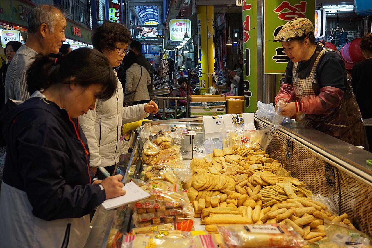 Бупюнг захын загасны бялуу гудамжны дотор 4