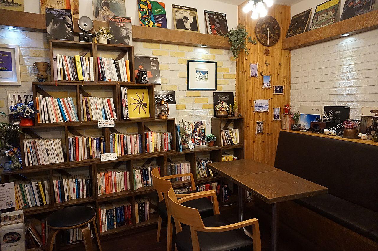 kafe MIO 8 dan 1/2 image 3