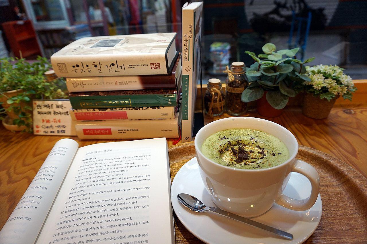 kafe MIO 8 dan 1/2 image 1