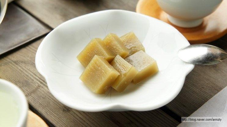 Welt geöffnet durch grünes Blatt 3