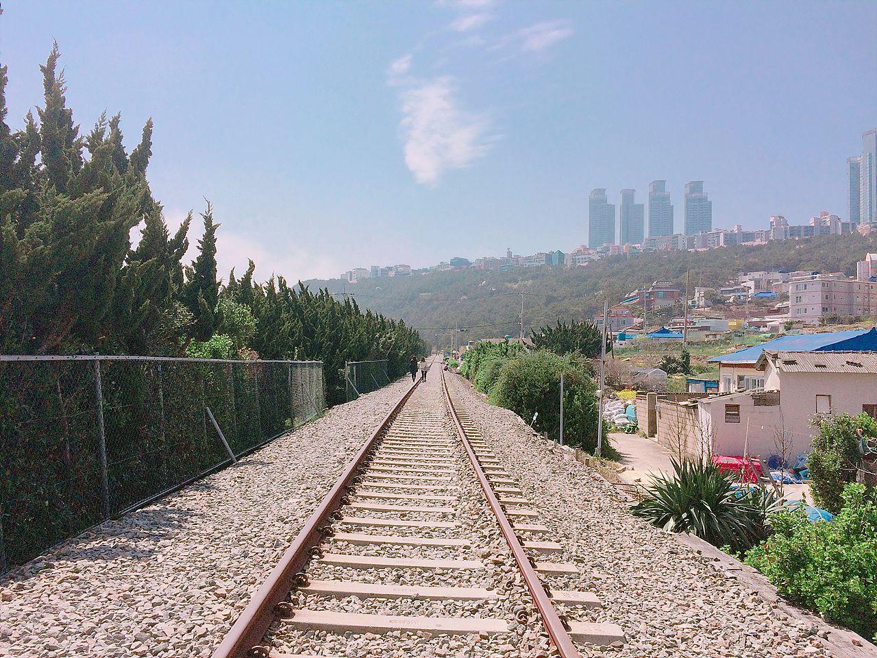 Mipo Rail road image 2