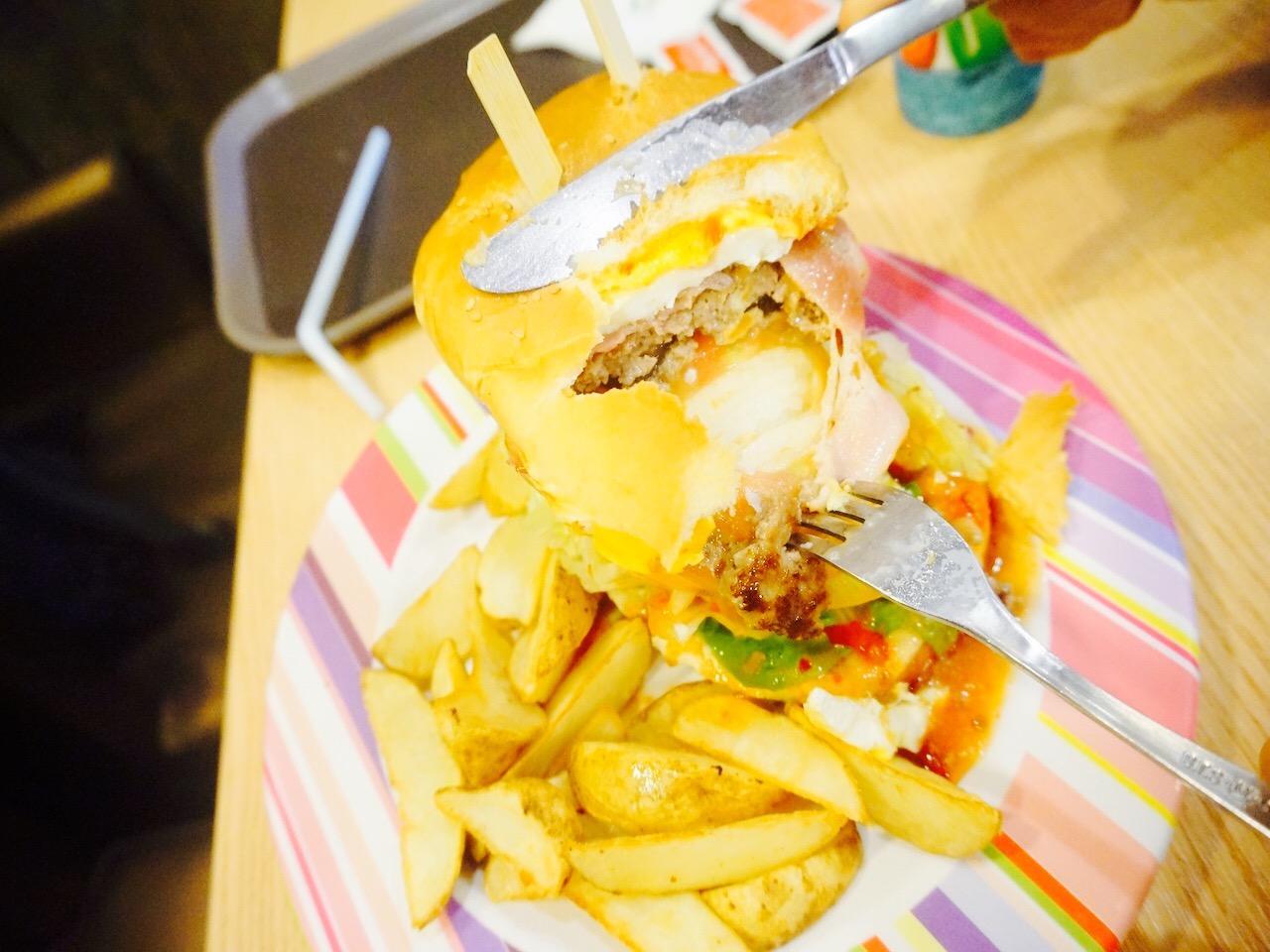 Yeonyi гараар хийсэн бургер image 3