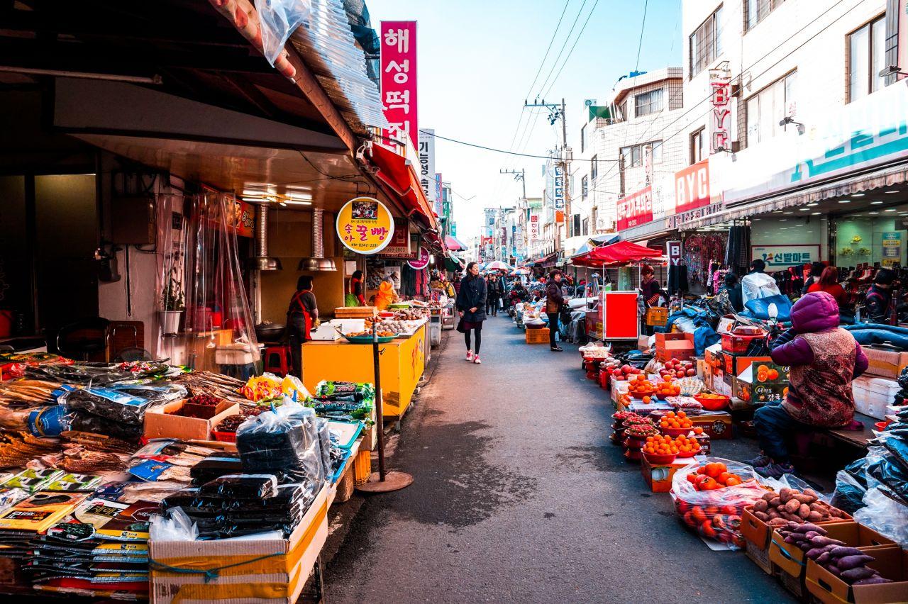 Pasar menengah Jinju image 5