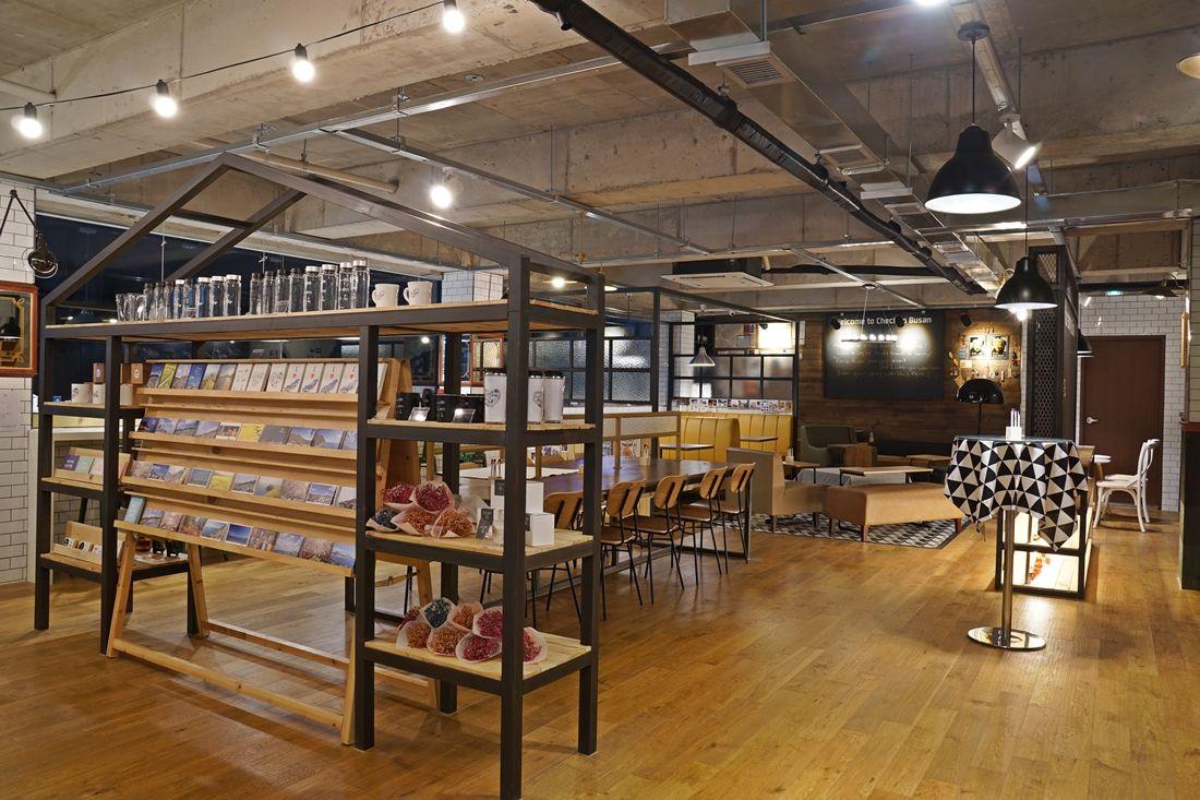 Arrivée au café de Busan image 6