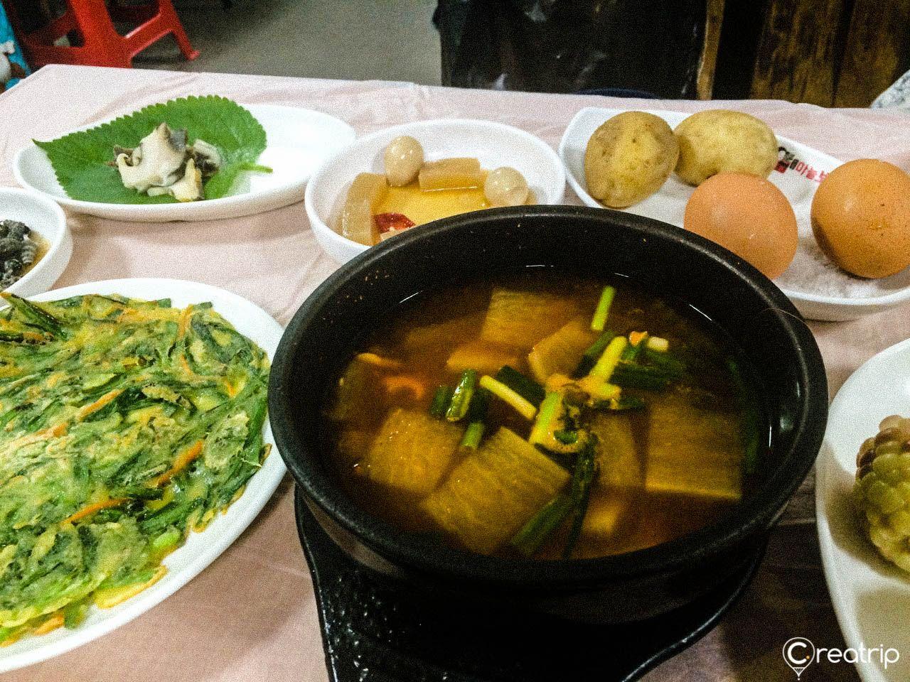 Samcheon-dong makguli street image 4