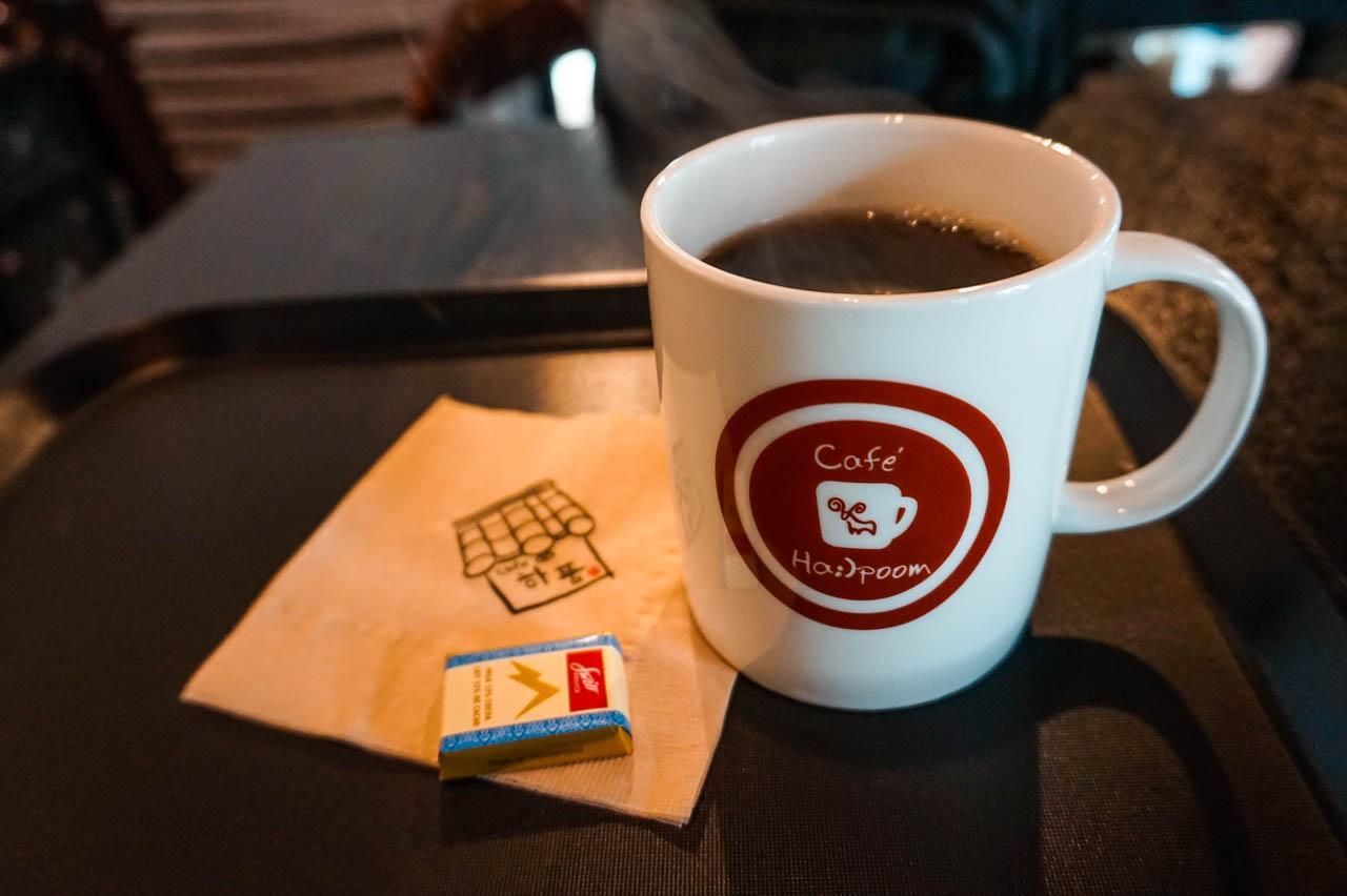 yawn coffee shop image 1