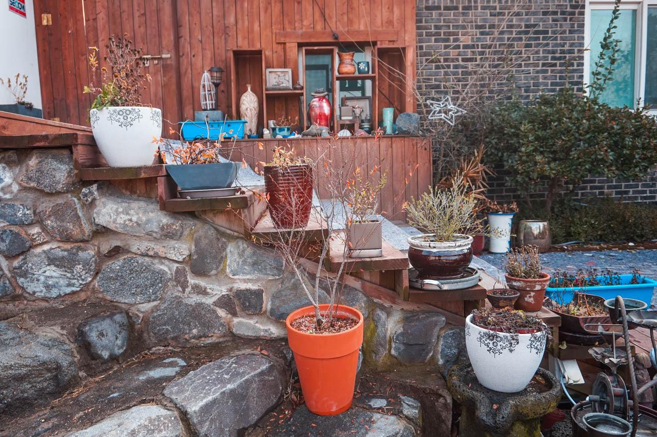 yawn coffee shop image 3