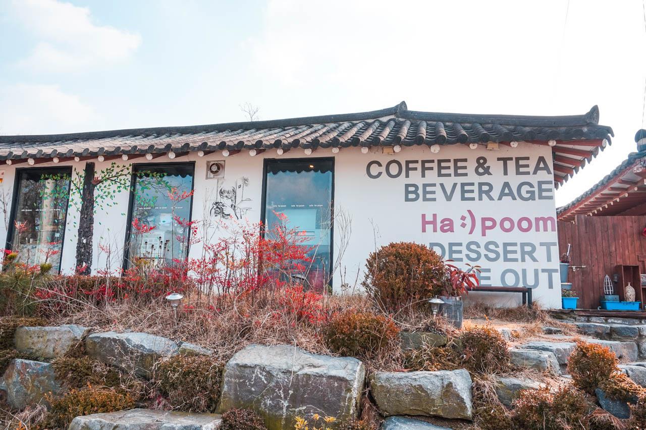 yawn coffee shop image 2