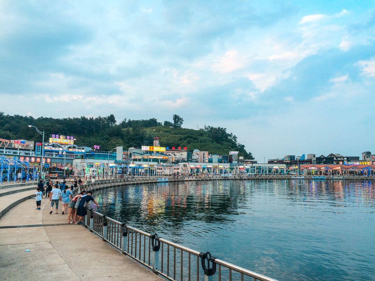 Jalan makanan goreng Daepohang image 9