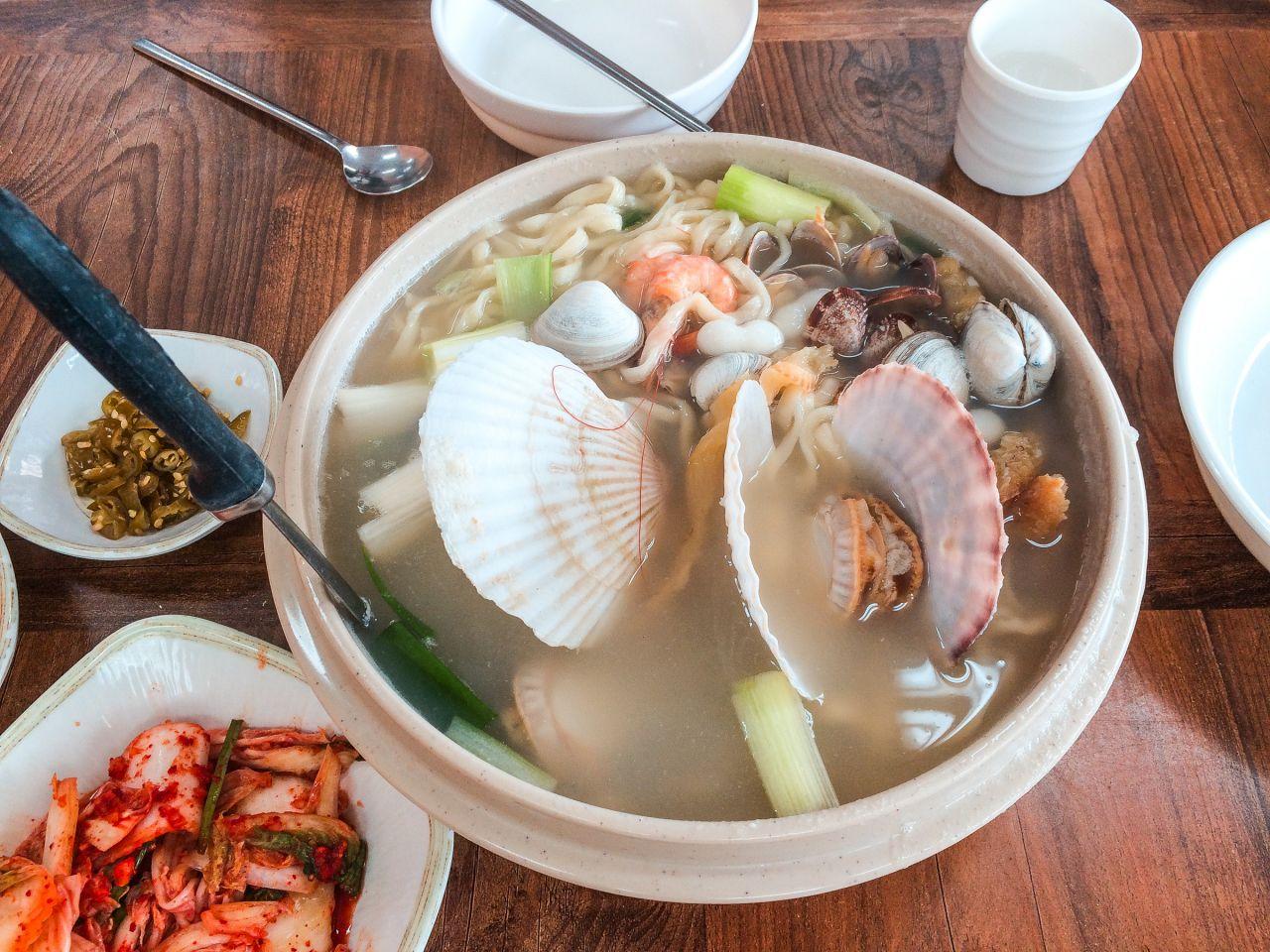 Meeresfrüchte aus dem Gelben Meer, Kalgooksoo image 1