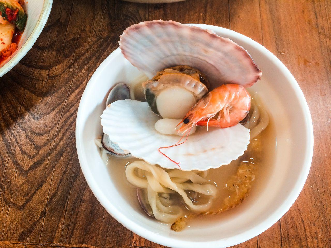 Meeresfrüchte aus dem Gelben Meer, Kalgooksoo image 4