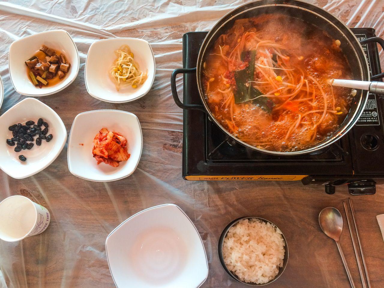 Усан баавгайн ресторан 1