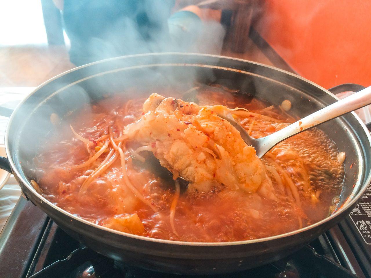 Усан баавгайн ресторан 3