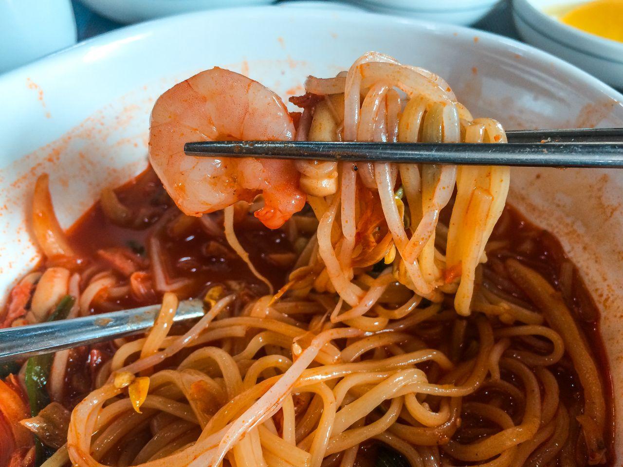 Lee-Man-Gu gyodong spicy noodle image 2