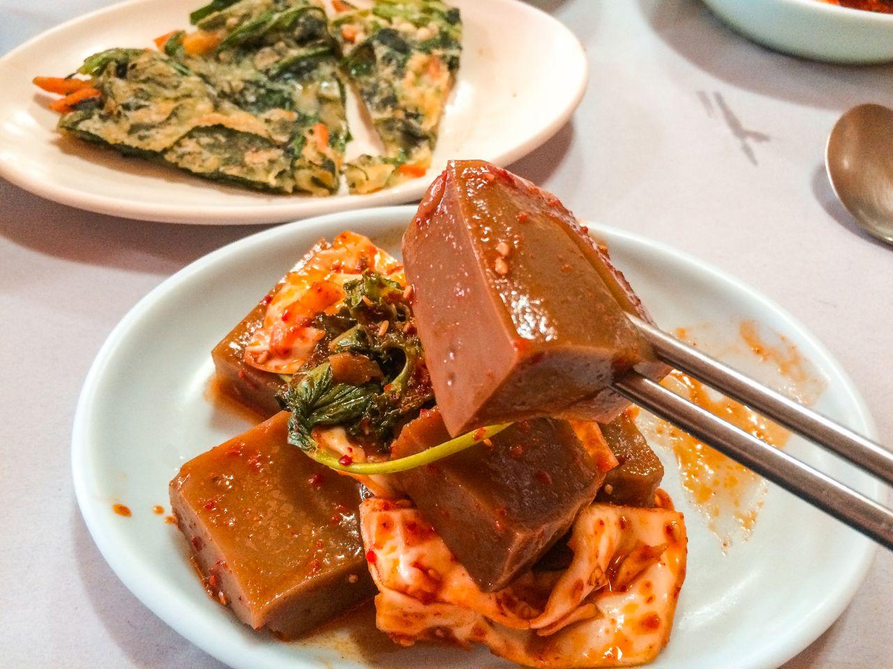 Dong-bak-gol restaurant image 5