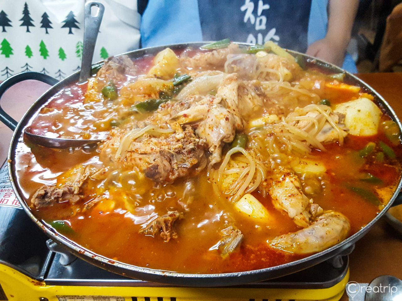 Sup ayam pedas Poongnyun image 1