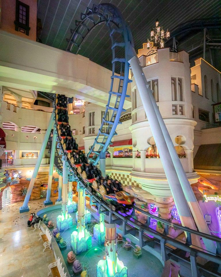 Enjoy the thrill of Viking ride at Lotte World, Seoul's mixed-use leisure destination.