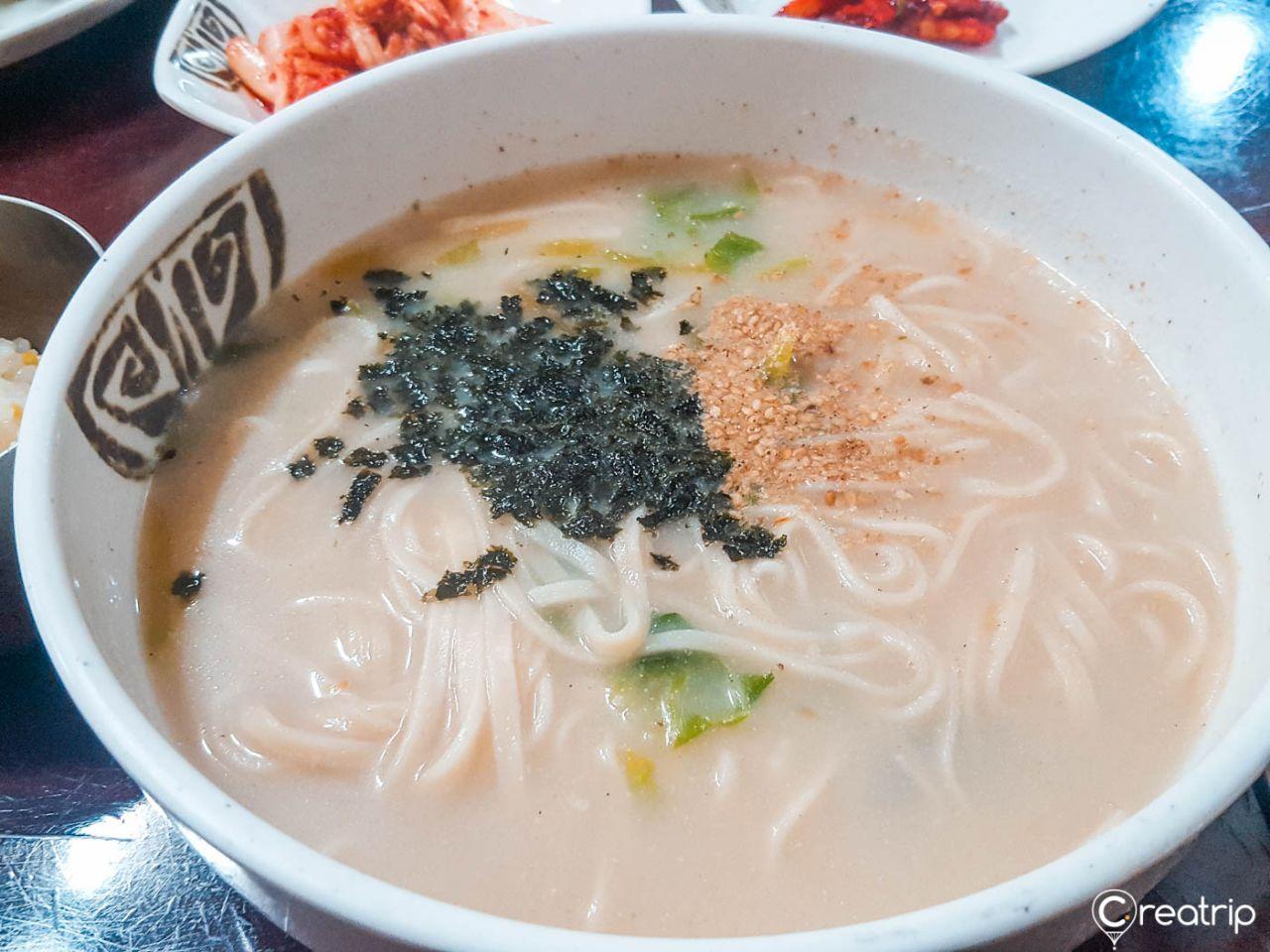 Di dalam mie jalanan 2